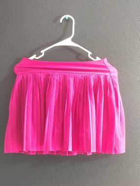 chic Sporty Active Feminine Fun Pleated Skort in Hot Pink with Stretch Waistband